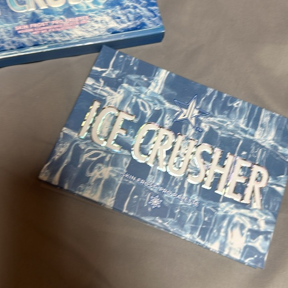 Jeffree Star “Ice Crusher” highlighter palette - Picture 2 of 2